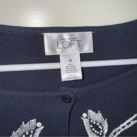 Ann Taylor Loft Woman’s Top Button Down Embroidered Cardigan Sweater Size M - Picture 8 of 13